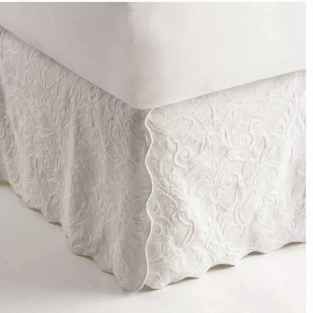 💲Royal Velvet Bedskirt Coralie Color Cool White